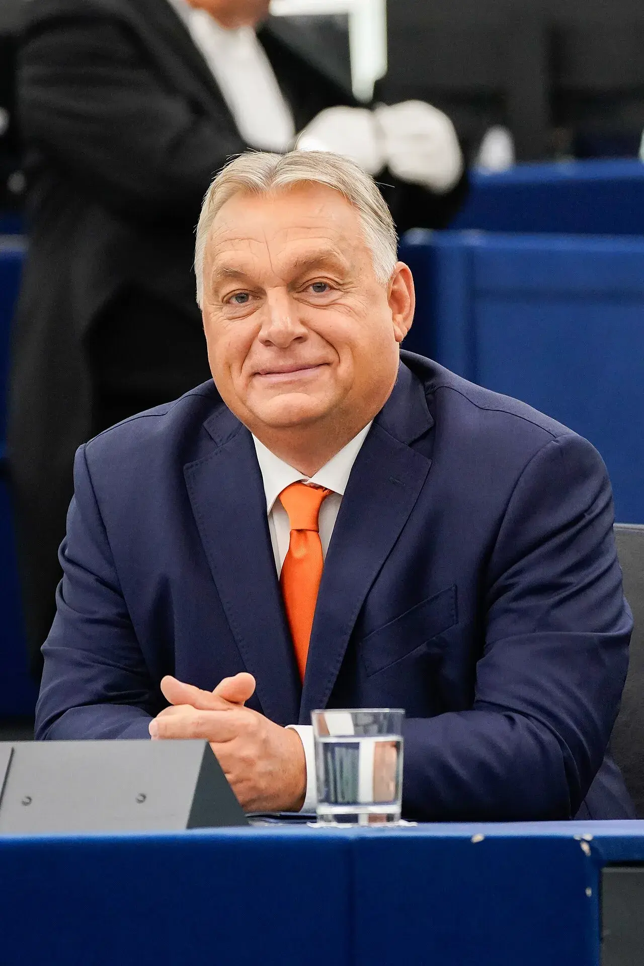 Viktor Orbán ses i forbindelse med et EU-relateret arrangement. Billedet viser ham i en officiel kontekst.