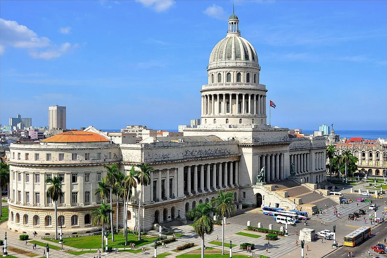 Cubas statsparlament, El Capitolio, i Havana. Billedet er taget fra en nærliggende tagterrasse.