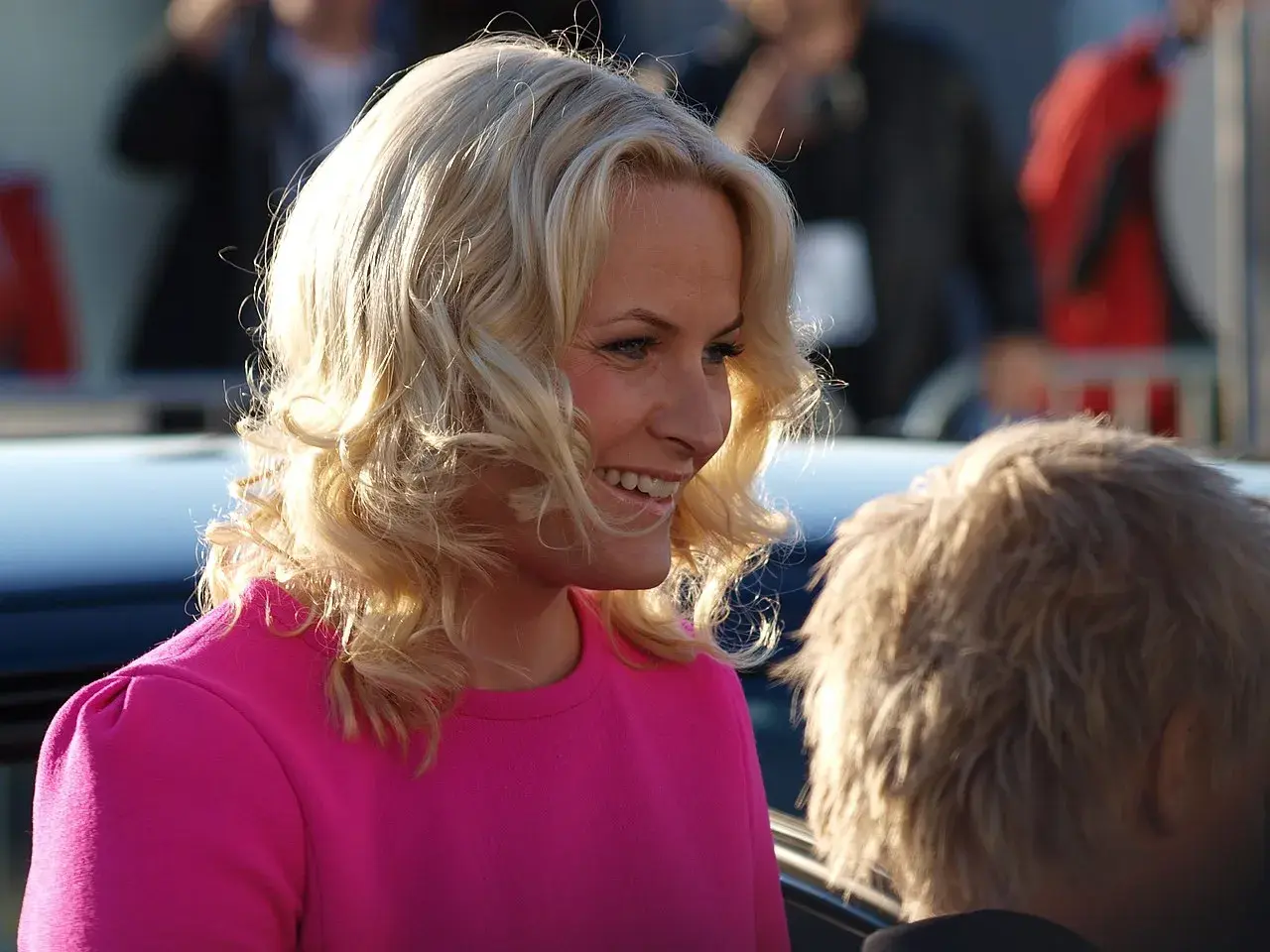 Mette-Marit, Norges kronprinsesse, ses her ved Eurovision Song Contest 2010 i Oslo. Billedet er taget under et officielt arrangement i forbindelse med konkurrencen.