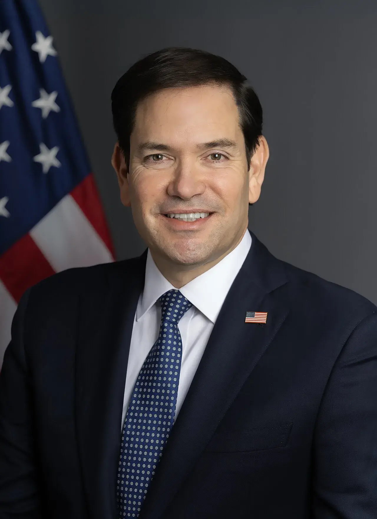 Officielt portræt af USA’s udenrigsminister Marco Rubio. Billedet er taget som et formelt portræt til State Department.