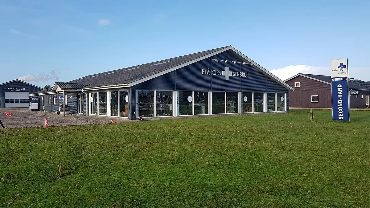 Exterior view of Blå Kors Genbrug second-hand store in Ribe