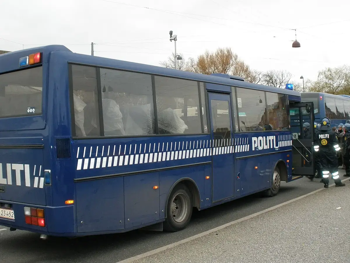 Københavns Politi Volvobus h.jpg